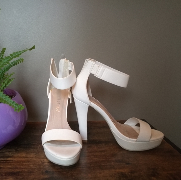 6.5 WILDFIRE Platform Heels - Picture 2 of 11